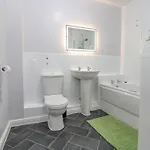 Daire The Chase - 30 Ayr Avenue *
