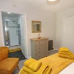 The Chase - 30 Ayr Avenue Daire