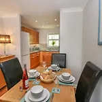The Chase - 30 Ayr Avenue Daire