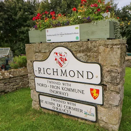 Апартаменты The Chase - 30 Ayr Avenue