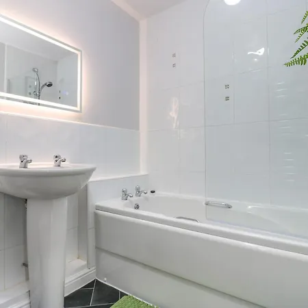 The Chase - 30 Ayr Avenue * Easby